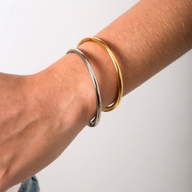 Smooth Bangle Bracelet Gold